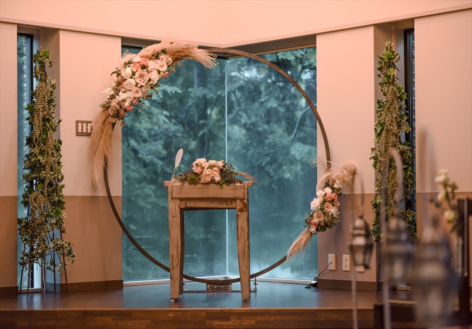 伊豆高原結婚式　静岡挙式会場装飾　ウェディングアーチ